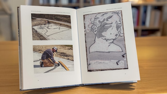 Viser innhold fra boken med tekst og bilder.