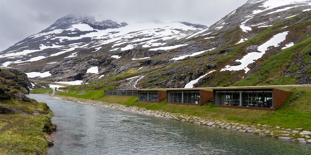 Trollstigen-Plateau mit WC-Anlage und Souvenirladen