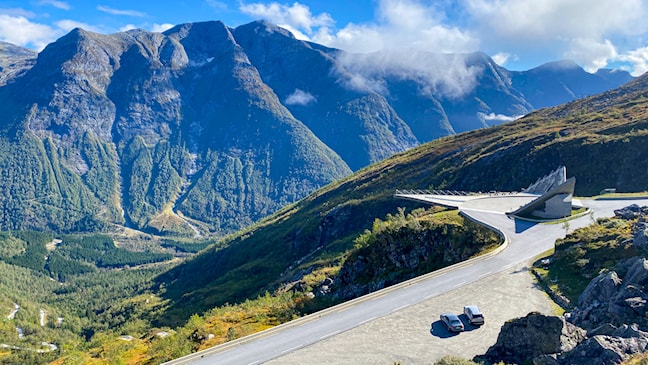 Utsiktspunket Utsikten har form som en trekantet plattform i betong.