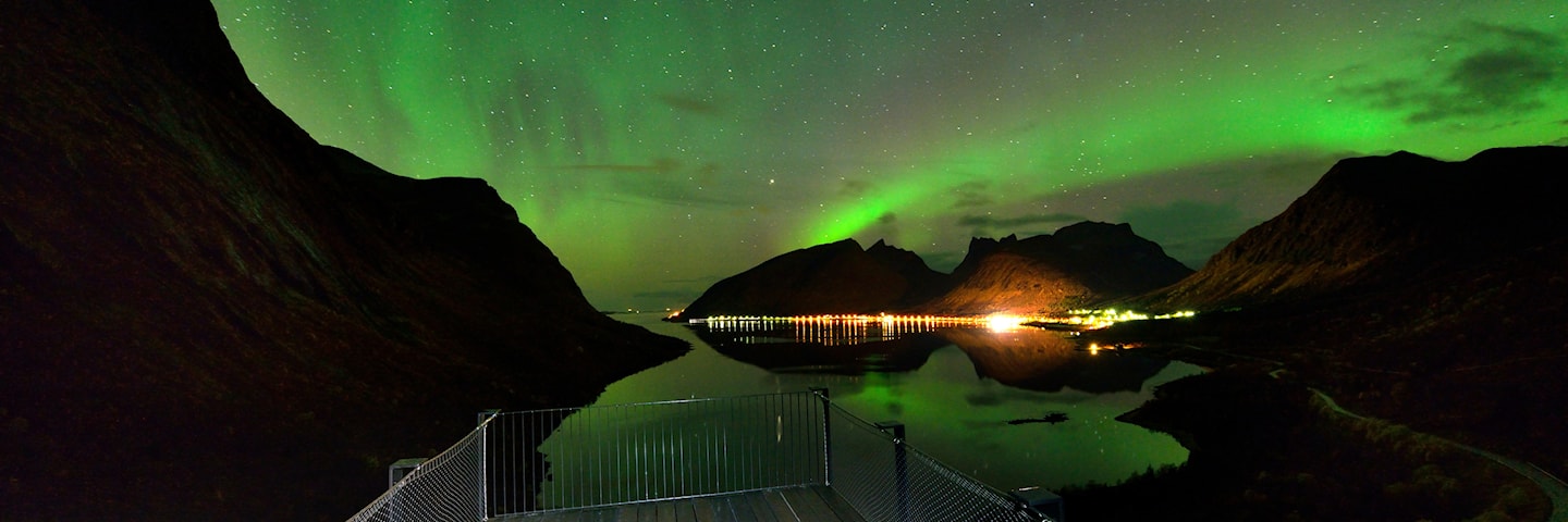 Nordlicht am Aussichtspunkt Bergsbotn.