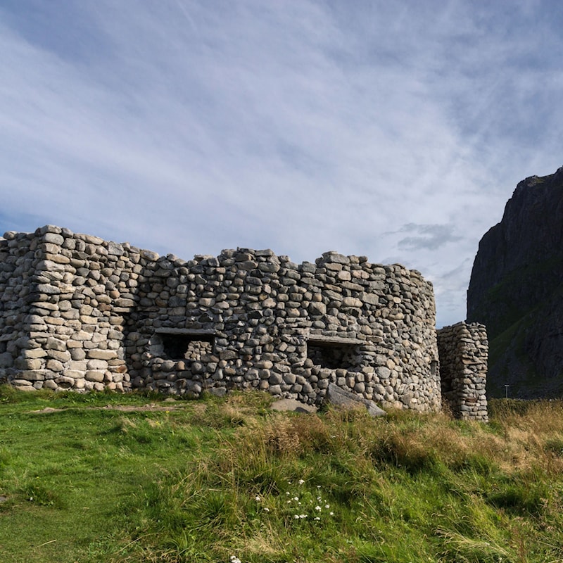 Nærbilde av steinborgen Borga.