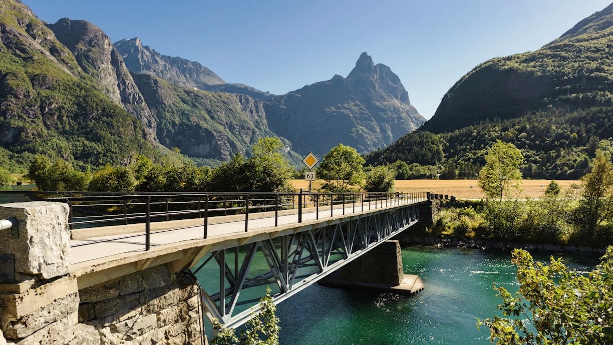 Sogge bru. Norwegische Landschaftsroute Geiranger - Trollstigen.