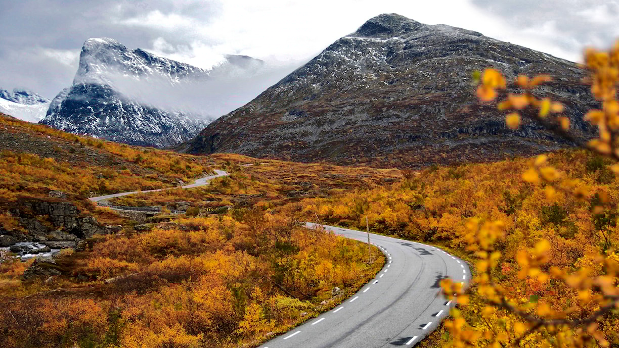 Meiadalen, Valldal. Norwegische Landschaftsroute Geiranger - Trollstigen.