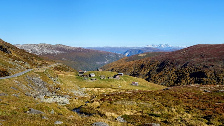Fjellandskapet Horndalen med stølen Skålane.