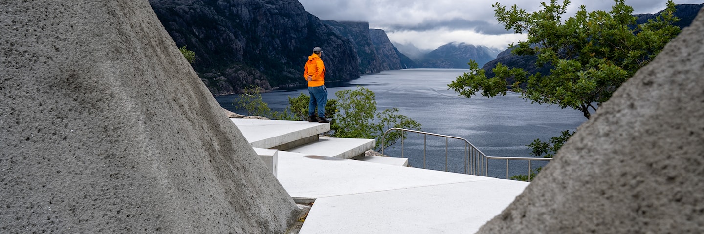 Høllesli.